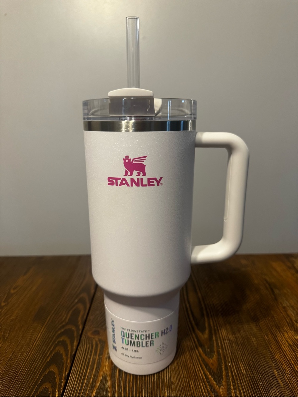 NWT Stanley 40 oz Quencher White Shimmer Tumbler Hot Pink Logo Sparkle Snow
